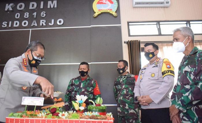 Soliditas TNI-Polri, Polresta Sidoarjo Beri Kejutan Kodim 0816 di HUT ke-72 Kodam V Brawijaya