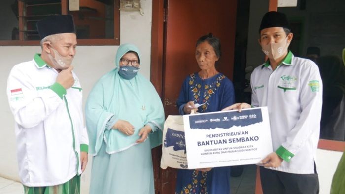 NU Care-LAZISNU Jatim Distribusikan Ratusan Paket Sembako Sobat Ambyar NU Care-LAZISNU Jatim Distribusikan Ratusan Paket Sembako Sobat Ambyar