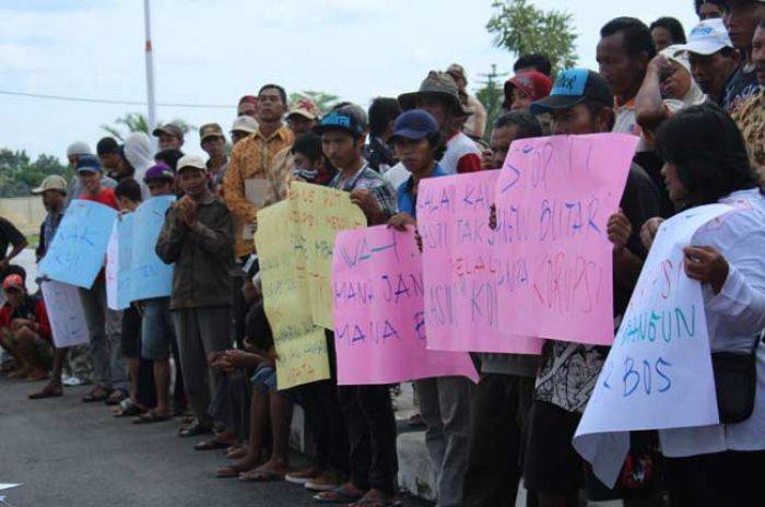 Ratusan Massa Geruduk Kantor Pemkab Blitar, Tagih Janji Kampanye Bupati