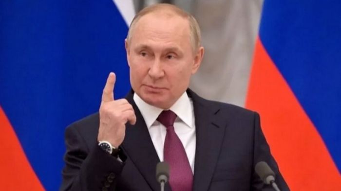 Vladimir Putin Mengesahkan Undang-Undang Anti-LGBT Vladimir Putin Mengesahkan Undang-Undang Anti-LGBT