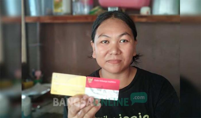Empat Tahun Tak Menerima Bantuan Tunai dari Kartu Keluarga Sejahtera Empat Tahun Tak Menerima Bantuan Tunai dari Kartu Keluarga Sejahtera