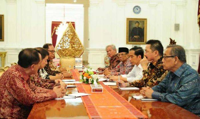 KH A Hasyim Muzadi Rapat dengan Presiden Jokowi