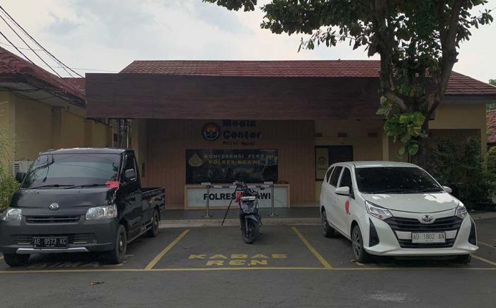 Polres Ngawi Bekuk Tersangka Penggelapan Dua Mobil Rental Polres Ngawi Bekuk Tersangka Penggelapan Dua Mobil Rental