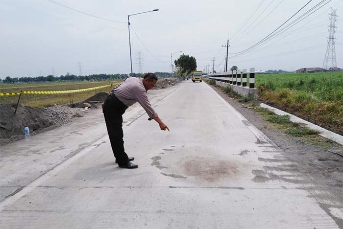 Tabrak Truk di Raya Kepodang, Pemuda Tewas Seketika Tabrak Truk di Raya Kepodang, Pemuda Tewas Seketika