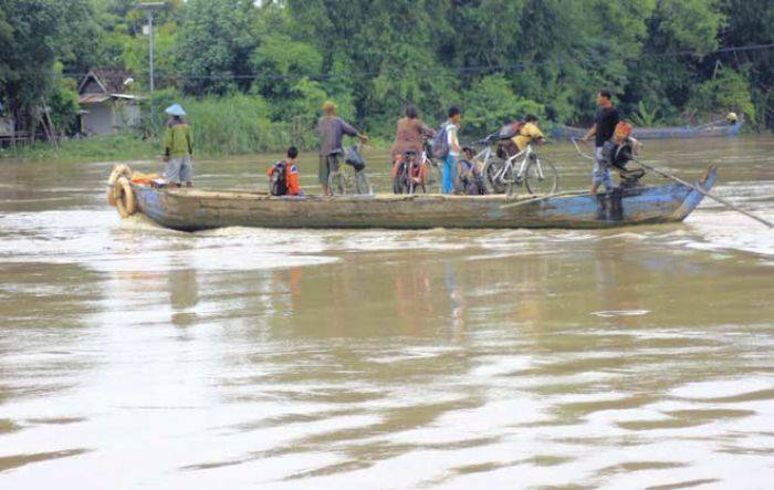 Sungai Bengawan Solo Siaga 1, Warga Bojonegoro Diminta Waspada Sungai Bengawan Solo Siaga 1, Warga Bojonegoro Diminta Waspada