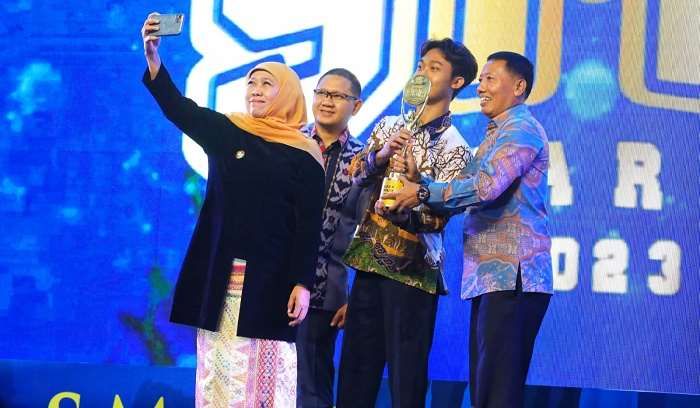 SMA Awards Jatim 2023, Khofifah: Ajang Siapkan Generasi Emas Indonesia