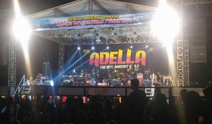 Ritual Petik Laut di Desa Bandaran Pamekasan Ditutup dengan Orkesan Ritual Petik Laut di Desa Bandaran Pamekasan Ditutup dengan Orkesan