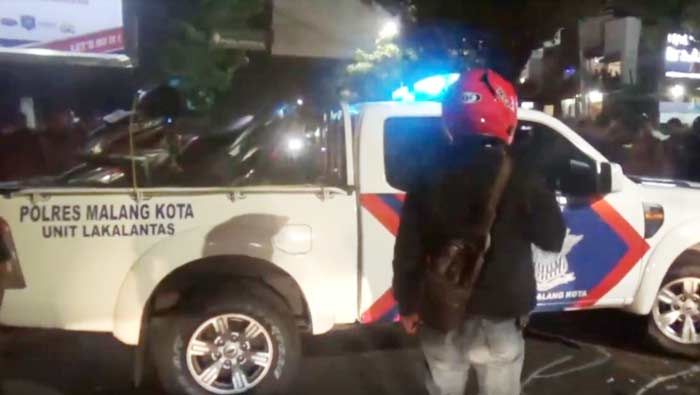 Kecelakaan di Jalan Dinoyo Kota Malang, Truk Molen Tabrak Siswi Magang hingga Tewas Kecelakaan di Jalan Dinoyo Kota Malang, Truk Molen Tabrak Siswi Magang hingga Tewas