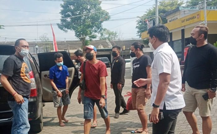 Cemburu Kenalan Dengan Pria Lain Lewat Medsos, Suami di Kediri Tega Bunuh Istri Cemburu Kenalan Dengan Pria Lain Lewat Medsos, Suami di Kediri Tega Bunuh Istri
