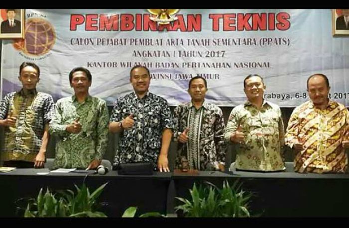 6 Camat di Tuban Diberi Kewenangan Menjadi PPATS 6 Camat di Tuban Diberi Kewenangan Menjadi PPATS