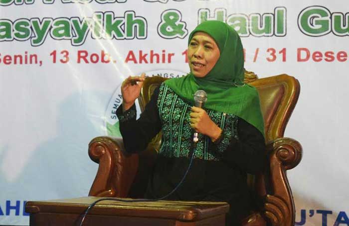 Hadiri Haul di Pasuruan, Khofifah Ungkap Tanda-tanda Kewalian Gus Dur Hadiri Haul di Pasuruan, Khofifah Ungkap Tanda-tanda Kewalian Gus Dur