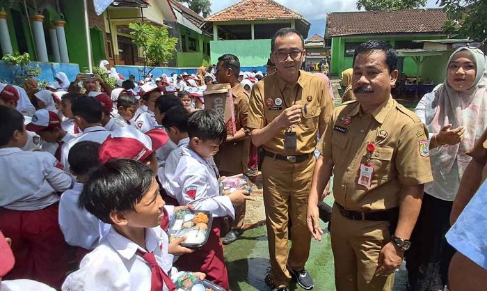 Pemkab Malang Kembali Gelar Uji Coba Makan Bergizi di SDN Girimoyo 2 Karangploso Pemkab Malang Kembali Gelar Uji Coba Makan Bergizi di SDN Girimoyo 2 Karangploso