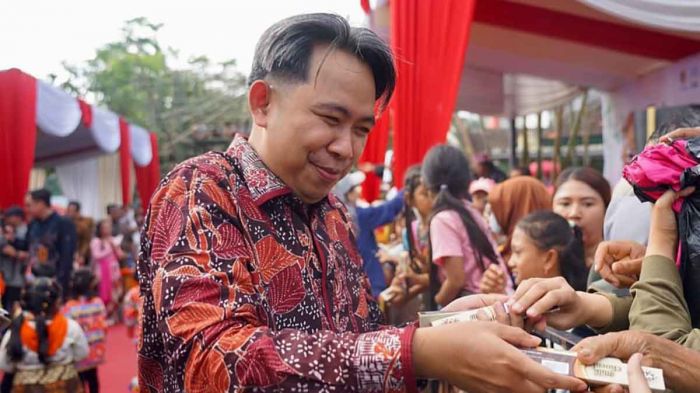 Kinerja Gus Fawait Diapresiasi, Survei ARCI Tunjukkan Kepuasan Publik Capai 80,7 Persen Kinerja Gus Fawait Diapresiasi, Survei ARCI Tunjukkan Kepuasan Publik Capai 80,7 Persen