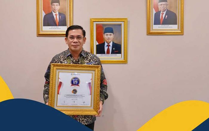 Kementerian ATR/BPN Terima Penghargaan Top GPR Kementerian ATR/BPN Terima Penghargaan Top GPR