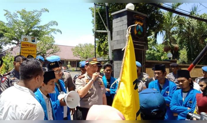 Calo SIM Berkeliaran, Mapolres Tuban Didemo Mahasiswa