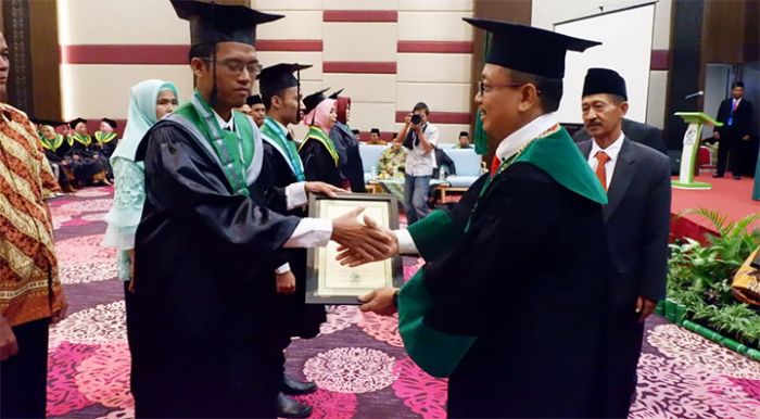 Gelar Wisuda Perdana, Unusida Luluskan 99 Sarjana Berbekal Aswaja Gelar Wisuda Perdana, Unusida Luluskan 99 Sarjana Berbekal Aswaja
