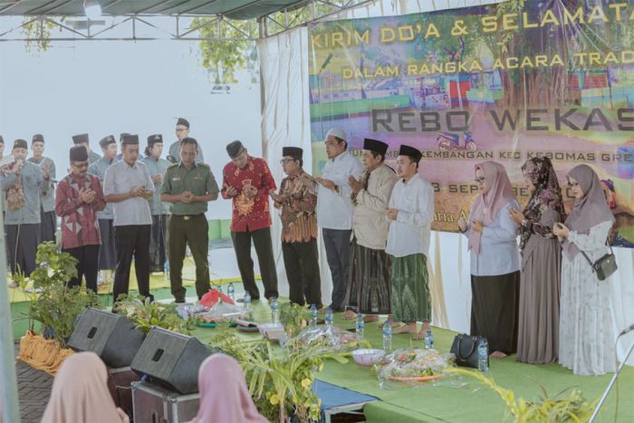 Kades Kembangan Gresik Berharap 600 KK di Dusun Sumber Segera Teraliri Air PDAM Kades Kembangan Gresik Berharap 600 KK di Dusun Sumber Segera Teraliri Air PDAM