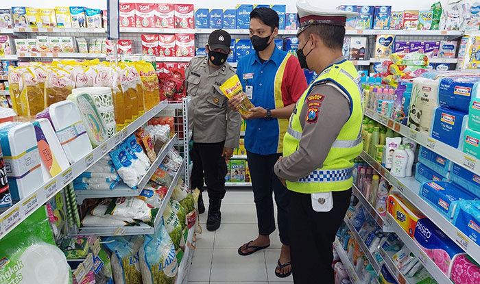 Pastikan Stok Minyak Goreng Aman, Polres Gresik Terjunkan Bhabinkamtibmas