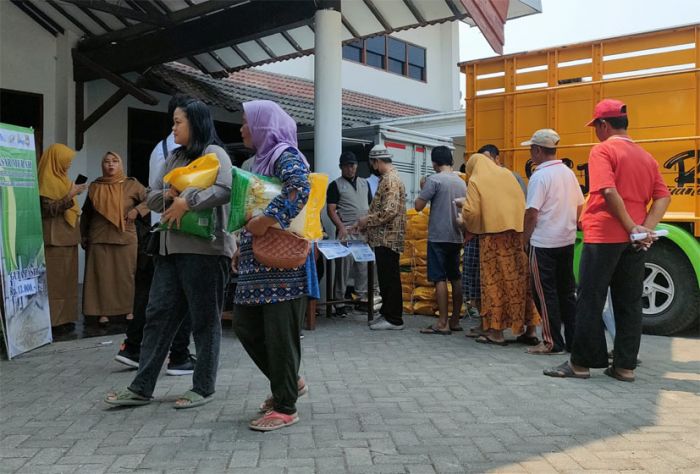 Stabilkan Harga Pangan, Pemkot Kediri dan Bulog Gelar Operasi Pasar Murah Stabilkan Harga Pangan, Pemkot Kediri dan Bulog Gelar Operasi Pasar Murah
