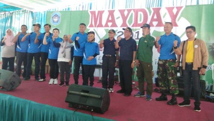 May Day, Ribuan Buruh di Lamongan Usulkan Tiga Rekomendasi ke Pemerintah May Day, Ribuan Buruh di Lamongan Usulkan Tiga Rekomendasi ke Pemerintah
