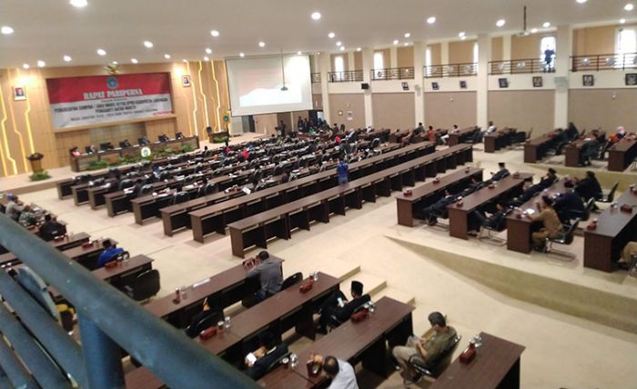 Dewan dan Bupati Sepakat, RPAPBD Lamongan 2020 Tinggal Tunggu Persetujuan Gubernur Dewan dan Bupati Sepakat, RPAPBD Lamongan 2020 Tinggal Tunggu Persetujuan Gubernur