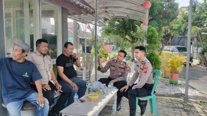 Polres Gresik Kerahkan Personelnya untuk Patroli Selama Libur Lebaran 2025 Polres Gresik Kerahkan Personelnya untuk Patroli Selama Libur Lebaran 2025