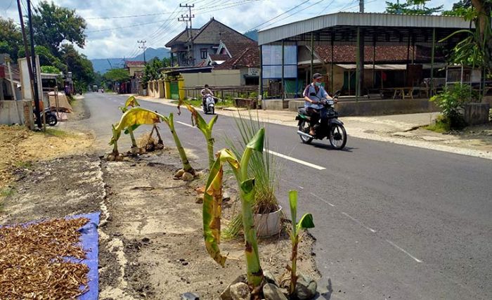 Titik Kerusakan Jalan di Jalur Ngampon-Bendo Bertambah Titik Kerusakan Jalan di Jalur Ngampon-Bendo Bertambah