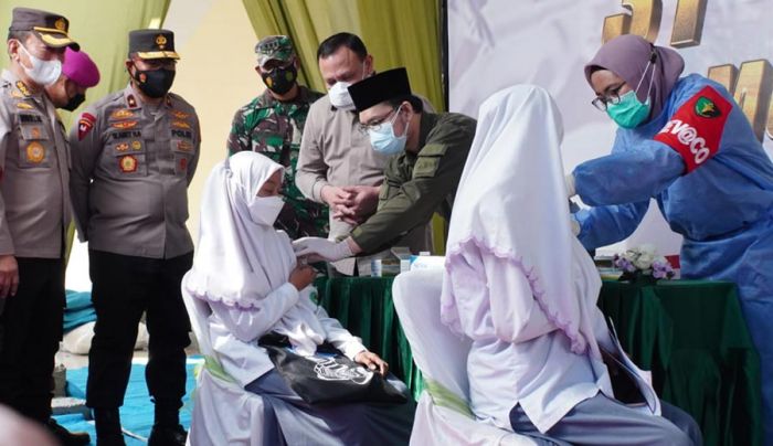 Alumni AKABRI 1990 Gelar Vaksinasi Massal dan Bakti Sosial di Sidoarjo