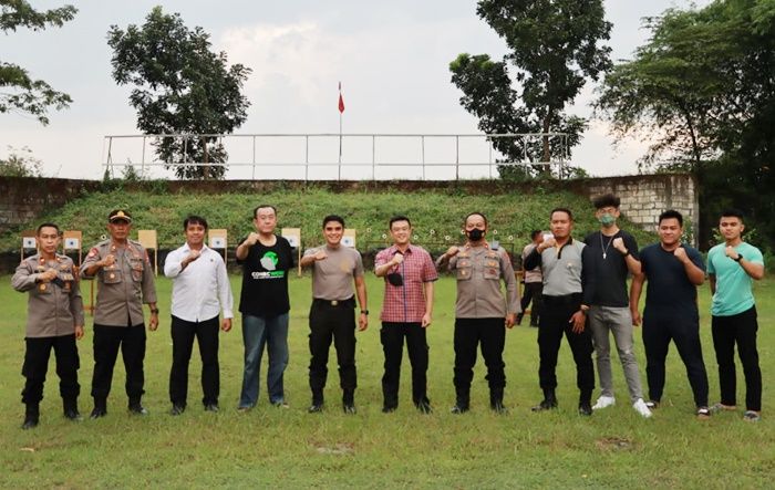 Tingkatkan Kemampuan Pesonel, Kapolres Mojokerto Kota Latihan Menembak Bersama Pejabat Utama Tingkatkan Kemampuan Pesonel, Kapolres Mojokerto Kota Latihan Menembak Bersama Pejabat Utama