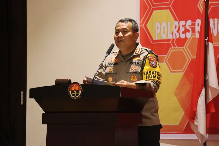 Roadshow Polda Jatim Ajak Insan Media se-Madura Jaga Kondusifitas Pilkada Serentak 2024 Roadshow Polda Jatim Ajak Insan Media se-Madura Jaga Kondusifitas Pilkada Serentak 2024