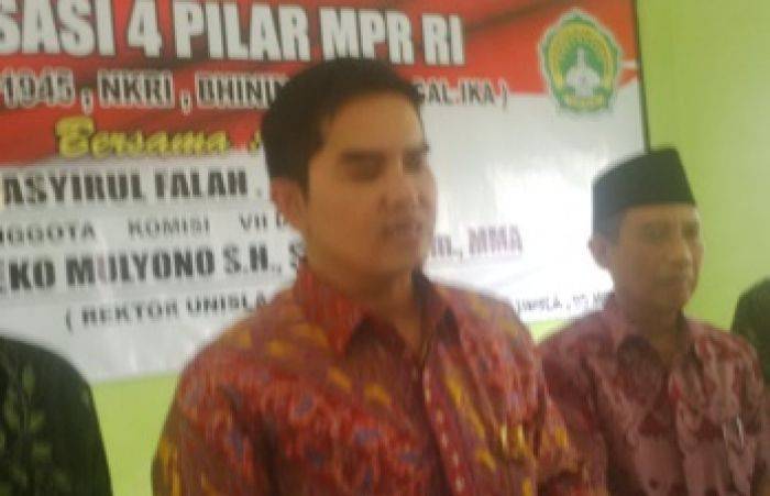 Komisi III DPR-RI Ingatkan Blok Nona agar Rekrut Tenaga Kerja asal Lamongan Komisi III DPR-RI Ingatkan Blok Nona agar Rekrut Tenaga Kerja asal Lamongan
