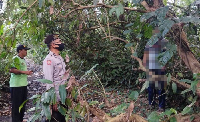 Jasad Wanita Dalam Karung dan Pria Gantung Diri Ditemukan di Satu Lokasi di Blitar Jasad Wanita Dalam Karung dan Pria Gantung Diri Ditemukan di Satu Lokasi di Blitar