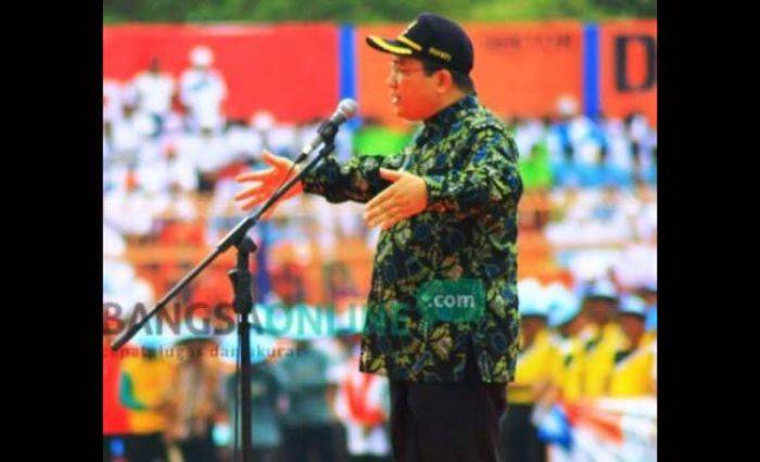 Bojonegoro Bakal Terima Dana Bagi Hasil Minyak dan Gas Bumi Sebesar Rp 800 Miliar Bojonegoro Bakal Terima Dana Bagi Hasil Minyak dan Gas Bumi Sebesar Rp 800 Miliar