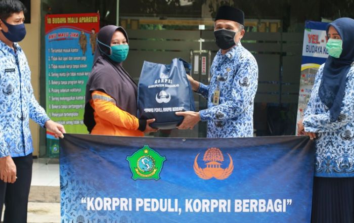 Peduli Dampak Corona, Korpri Sidoarjo Bagikan Paket Sembako Senilai Rp 1 Miliar Lebih Peduli Dampak Corona, Korpri Sidoarjo Bagikan Paket Sembako Senilai Rp 1 Miliar Lebih