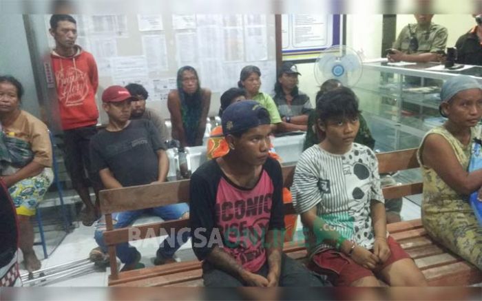 13 Gepeng dan Anak Punk Diciduk Satpol PP dari Pasar Durenan 13 Gepeng dan Anak Punk Diciduk Satpol PP dari Pasar Durenan