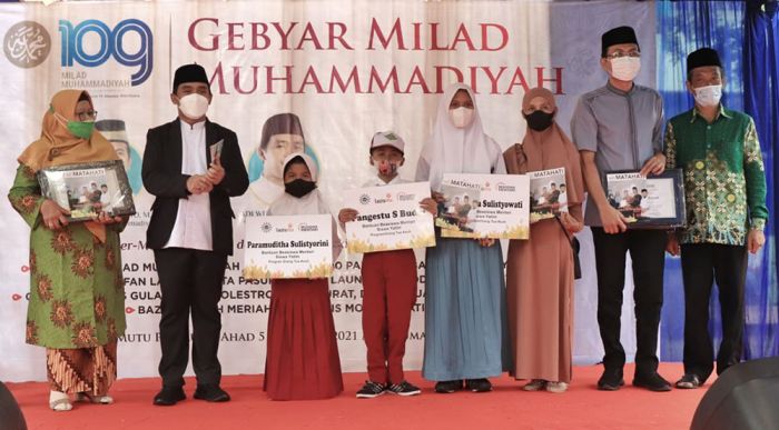 Wakil Wali Kota Pasuruan Hadiri Milad Muhammadiyah ke-109 Wakil Wali Kota Pasuruan Hadiri Milad Muhammadiyah ke-109