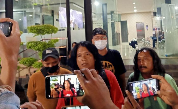 5 Wartawan Dikeroyok Oknum Anggota Ormas saat Liput Proses Penyegelan Diskotek IBIZA Surabaya