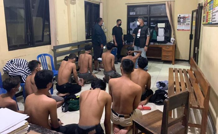Pukul Warga dan Jarah Makanan di Angkringan, 13 Pemuda Blitar Diamankan Polisi Pukul Warga dan Jarah Makanan di Angkringan, 13 Pemuda Blitar Diamankan Polisi