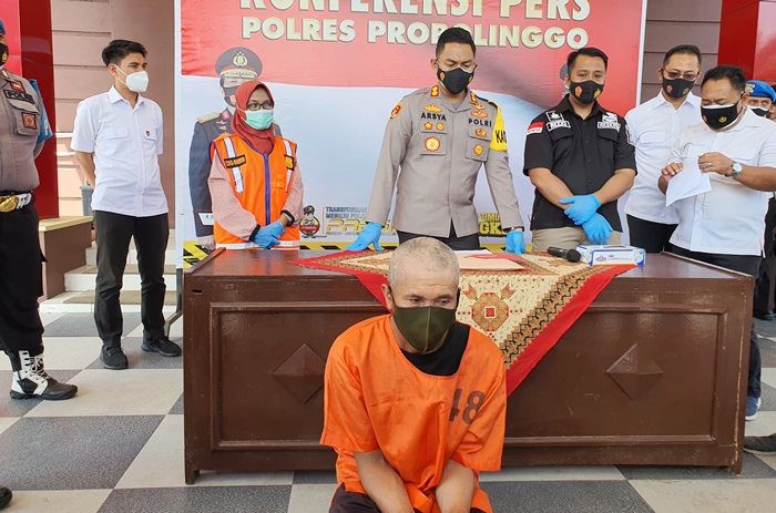 Gelapkan Bantuan PKH Hingga Rp 93 Juta, Mantan Perangkat Desa di Probolinggo Ditahan Polisi