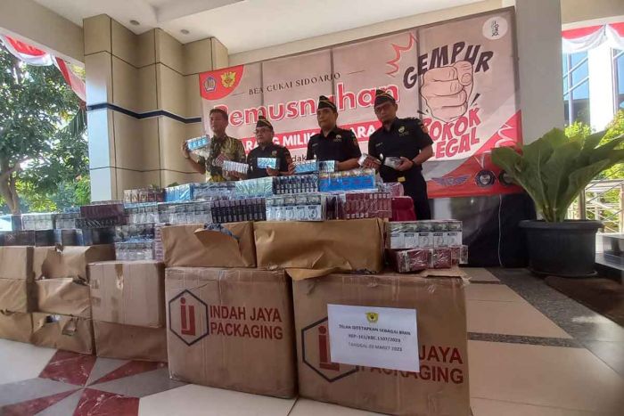 Ratusan Ribu Rokok Ilegal dengan Bernilai Hampir Rp1 Miliar Dimusnahkan Bea Cukai Sidoarjo Ratusan Ribu Rokok Ilegal dengan Bernilai Hampir Rp1 Miliar Dimusnahkan Bea Cukai Sidoarjo