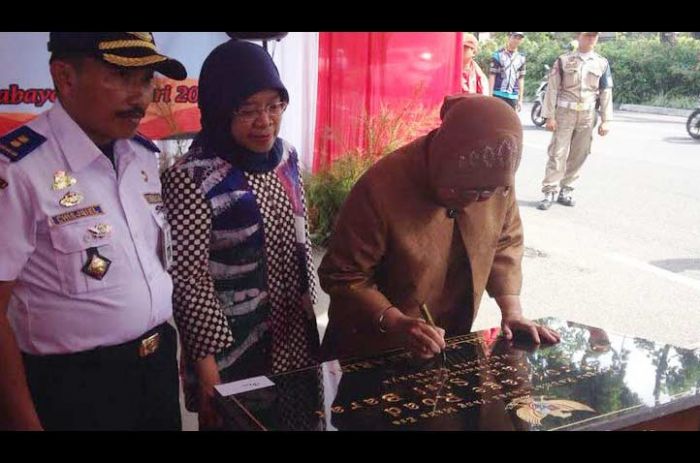 Resmikan Frontage Sisi Barat, Wali Kota Risma Berharap Perekonomian Warga Sekitar Meningkat Resmikan Frontage Sisi Barat, Wali Kota Risma Berharap Perekonomian Warga Sekitar Meningkat