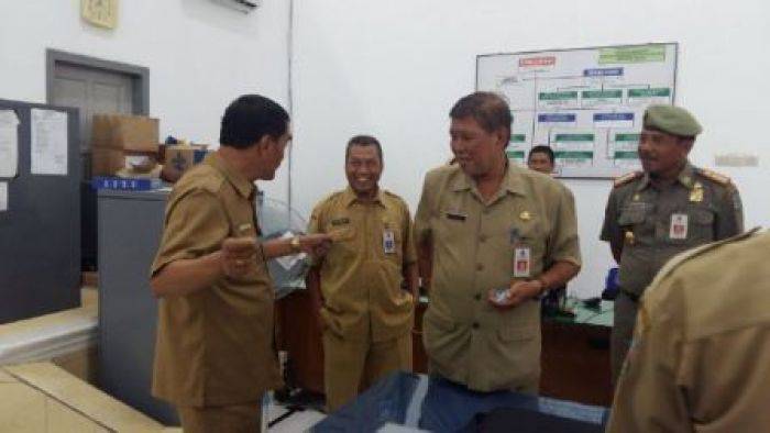 Wabup Pacitan: segera Tuntaskan Pencetakan E-KTP dan Akta Kelahiran Wabup Pacitan: segera Tuntaskan Pencetakan E-KTP dan Akta Kelahiran