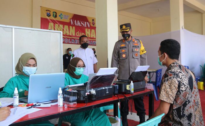 Seluruh Anggota Polres Ngawi Tuntas Jalani Vaksinasi Dosis Kedua Seluruh Anggota Polres Ngawi Tuntas Jalani Vaksinasi Dosis Kedua