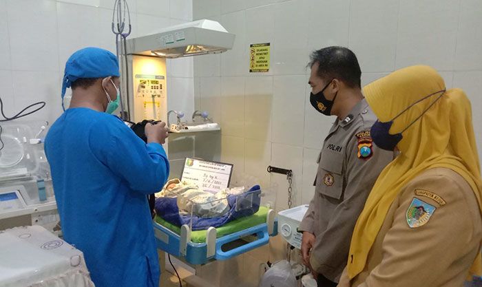 Bayi Perempuan di Teras Rumah Gegerkan Warga Ringinrejo Kediri Bayi Perempuan di Teras Rumah Gegerkan Warga Ringinrejo Kediri