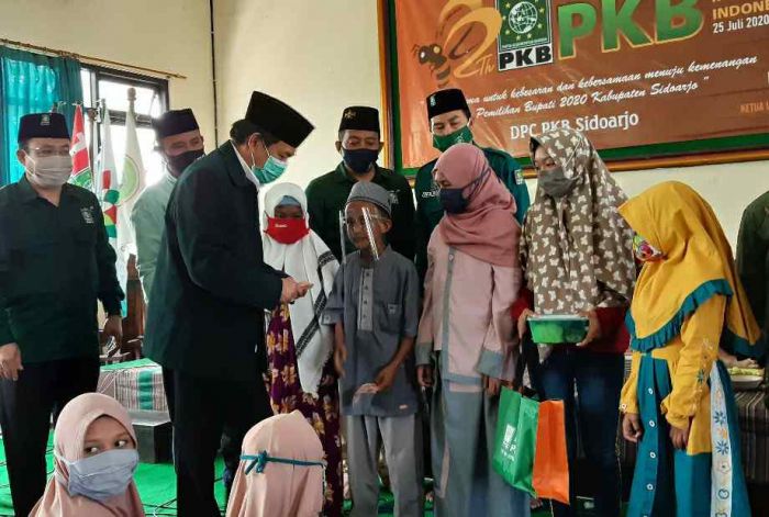 Tasyakuran Harlah ke-22, PKB Sidoarjo Berbagi Bersama Ratusan Anak Yatim Tasyakuran Harlah ke-22, PKB Sidoarjo Berbagi Bersama Ratusan Anak Yatim