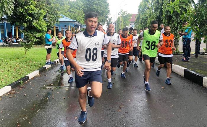 Berada Ribuan Kilometer dari Pangkalan, Prajurit KRI Fatahillah Lakukan Tes Samapta Berada Ribuan Kilometer dari Pangkalan, Prajurit KRI Fatahillah Lakukan Tes Samapta