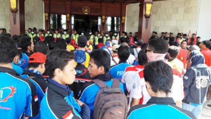 Dampak Covid-19, 23 Perusahaan di Gresik PHK 1.872 Karyawan Dampak Covid-19, 23 Perusahaan di Gresik PHK 1.872 Karyawan
