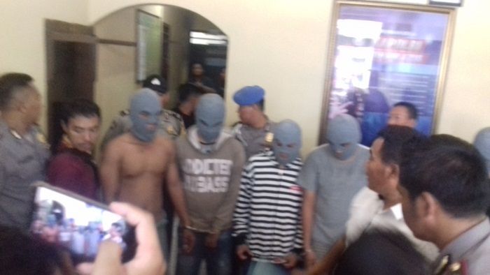 Tujuh Pemuda Perusak Warung di Kota Probolinggo Diringkus Polisi Tujuh Pemuda Perusak Warung di Kota Probolinggo Diringkus Polisi