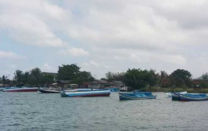 DKP Gresik Nunggak Biaya Pengiriman Perahu Nelayan Rp 574 Juta DKP Gresik Nunggak Biaya Pengiriman Perahu Nelayan Rp 574 Juta