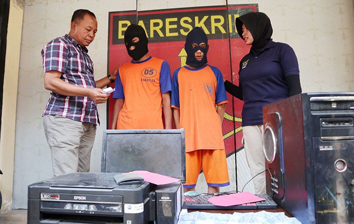 Alih-alih Bikin Ortu Bangga, 2 Pemuda di Jombang Nekat Cetak Upal di Warnet